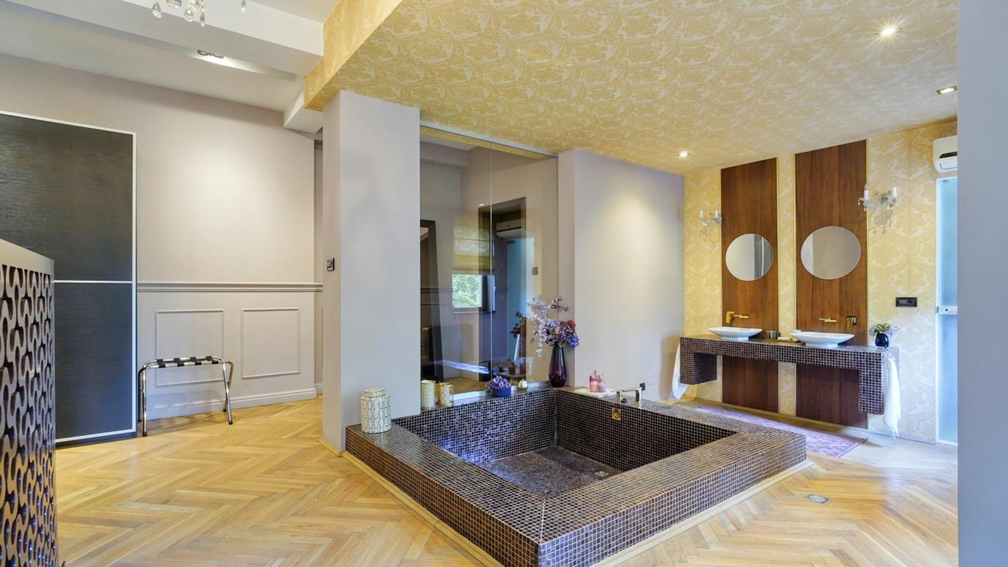 Relax In Style Boutique Hotel (Adults Only) Брашов Экстерьер фото